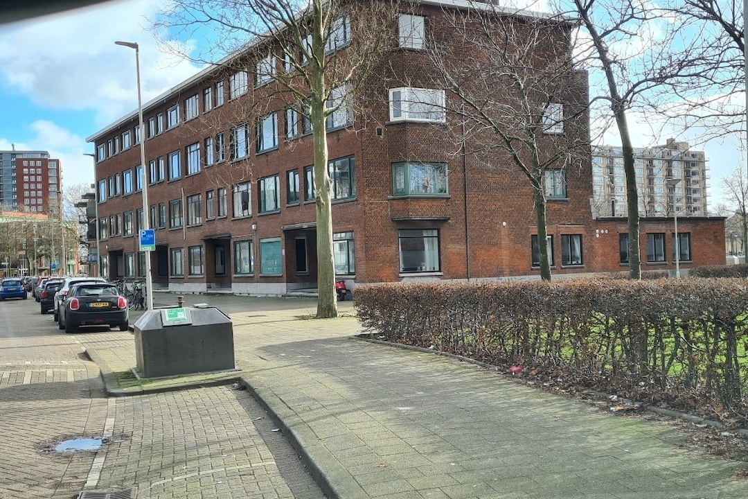 Image of Weteringstraat 98, 100, 102, 104, 106 en 108.