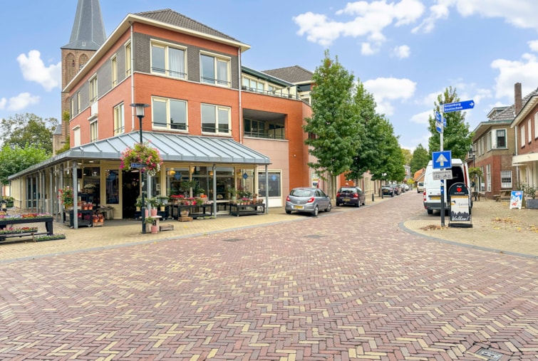 Winkelpand - Hengelo (Gld) - Raadhuisstraat 4 , 4A en 8
